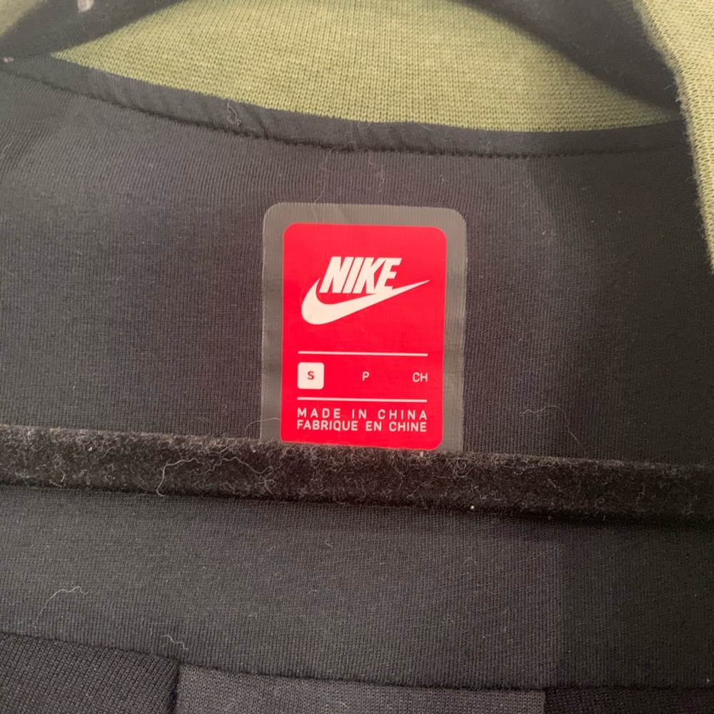 Nike Jacket - Picture 4 of 4